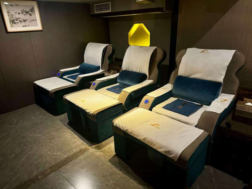 Shanghai:Authentic Chinese Body/Foot Massage, Hair& Head SPA - Moxibustion brings heat and a different rhythm