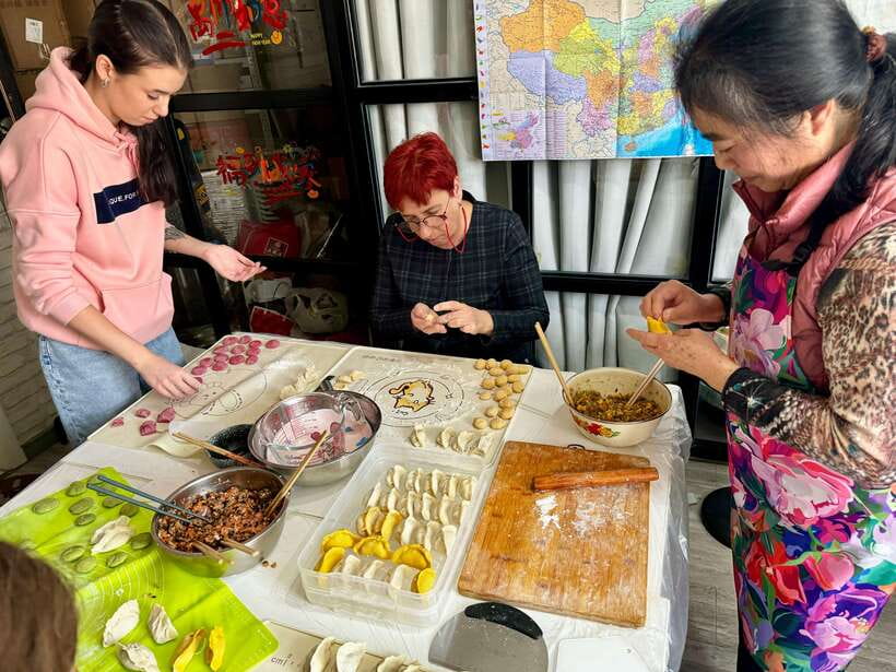 Shanghai-Cooking Dumpling & Meal in Local Family-w/Vegan - A family kitchen near Zhongxing Road