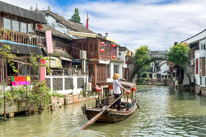 Shanghai Day Tour to Zhujiajiao Water Town, Yu Garden, Bazaar, Bund - Returning to Yu Garden in central Shanghai