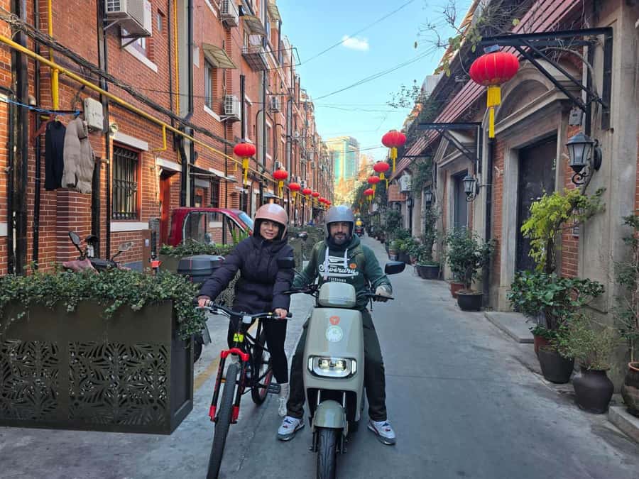 Shanghai Must-See and Foodie Test Bike Tour( Day & Night) - The food stops: useful, local, and not a full lunch