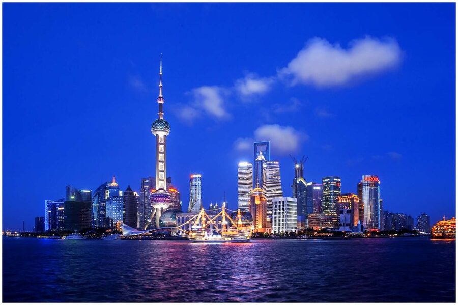 Shanghai: Night River Cruise Tour with Xinjiang Style Dining - Why Shanghai looks best from the Huangpu River