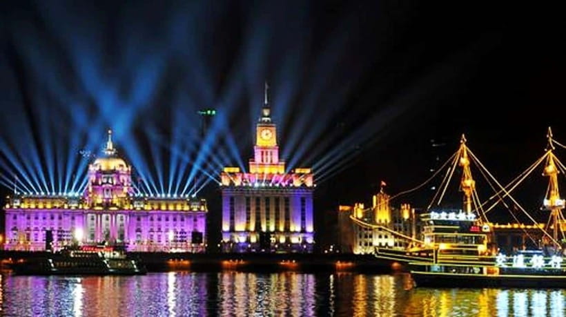 Shanghai Night River Cruise VIP Seat with Authentic Dinner - The VIP boat area and what it really adds