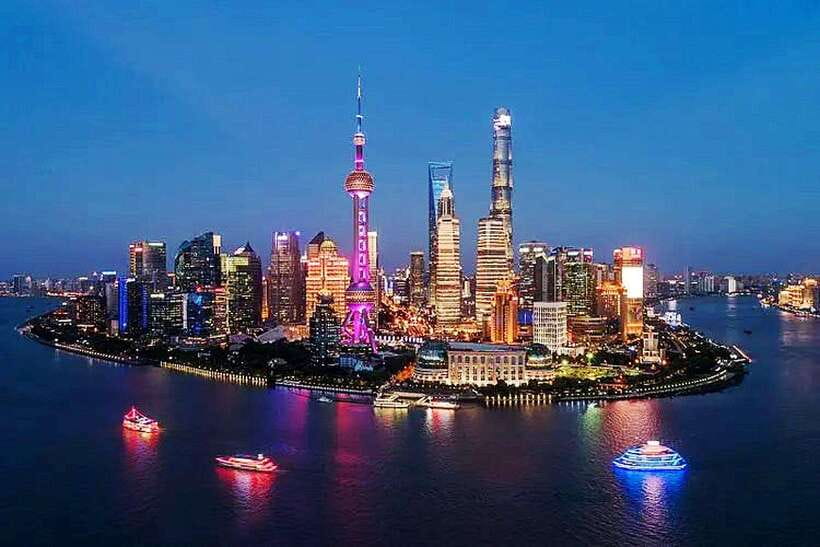Shanghai Night River Cruise VIP Seat with Authentic Dinner - What the 3-hour evening looks like