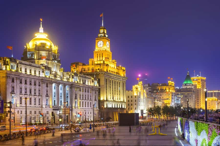 Shanghai:Old Town, Yu Garden, Zhujiajiao Water Town Bus Tour - Returning to Shanghai and meeting the Bund at night