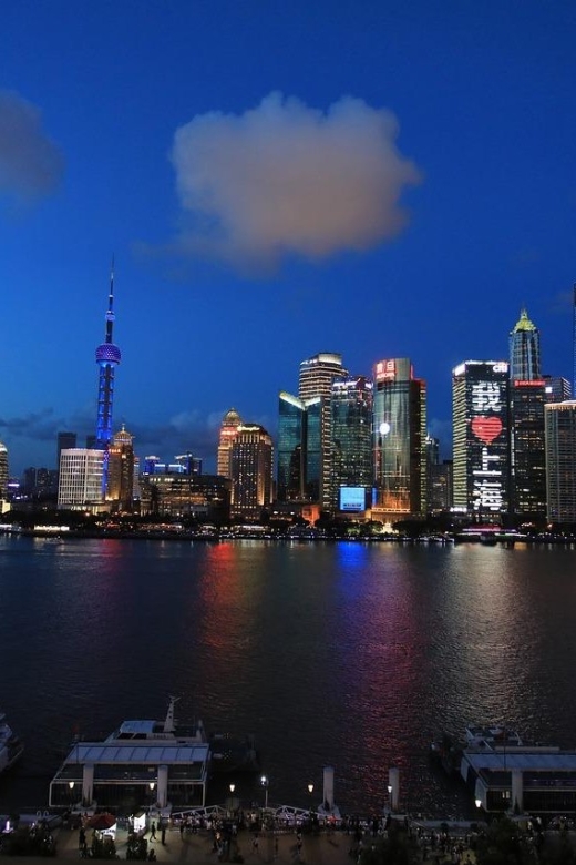 Shanghai: Private and Personalized Guided Tour - Yu Garden and Shanghai Old Street: the best opening scene