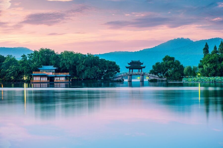 Shanghai: Private Guided Tour to Hangzhou by Bullet Train - Is $314 per person good value?