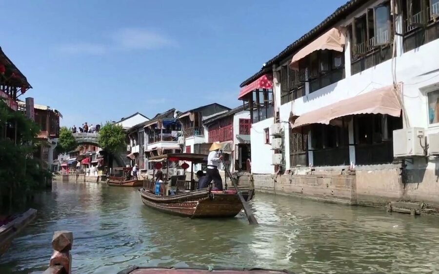 Shanghai: Private Shanghai & Zhujiajiao Tour with Lunch - Yu Garden and the Jade Buddha Temple choice