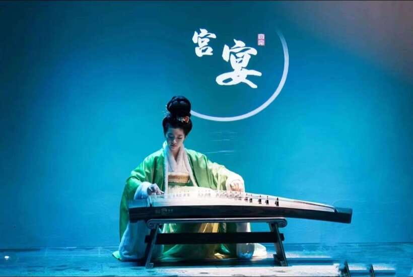 Shanghai: Royal Banquet with Chinese Cultural Performance - Service, Seating, and the Pace of the Evening