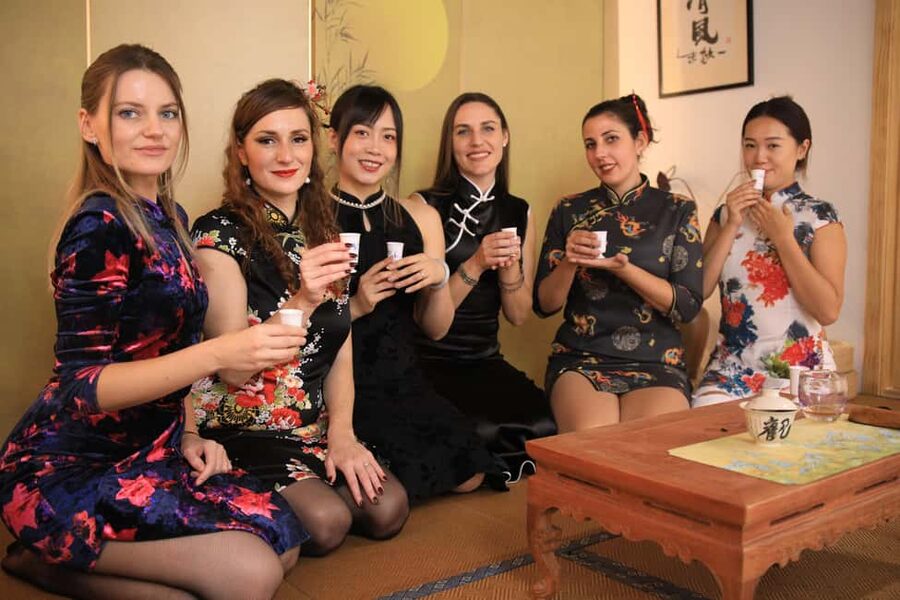 Shanghai: Song Dynasty Tea Ceremony Experience - Handling the bowl, whisk, and tea scoop