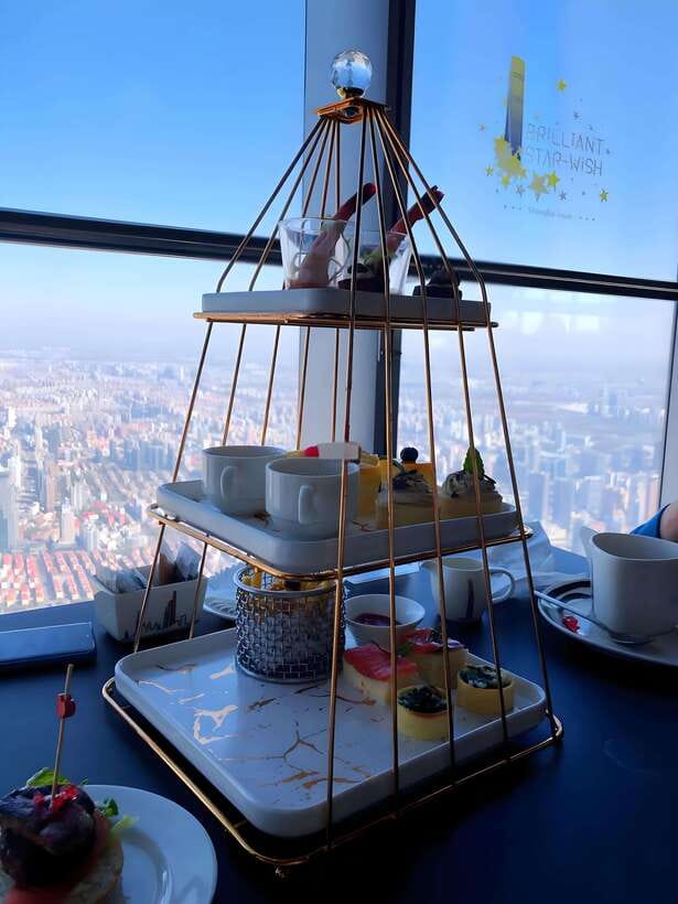 Shanghai Tower: Lunch or Dinner on the 119th Floor - From Yincheng Middle Road to the 118th floor