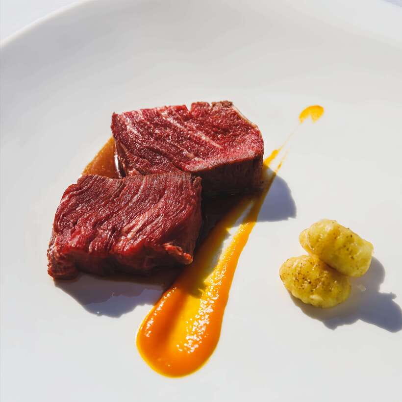 Shanghai Tower: Lunch or Dinner on the 119th Floor - Is $85 a fair price?