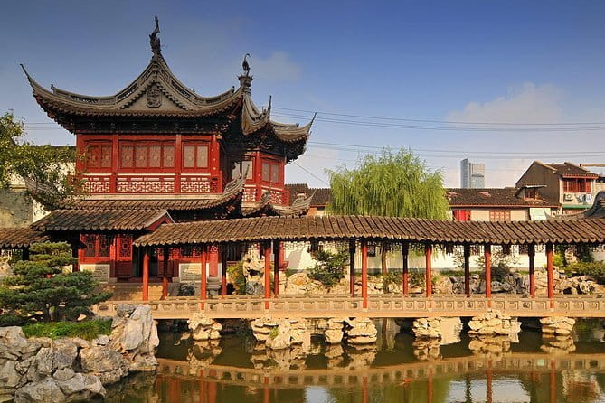 Shanghai: Yu Garden Admission Ticket - Entering through the digital QR ticket