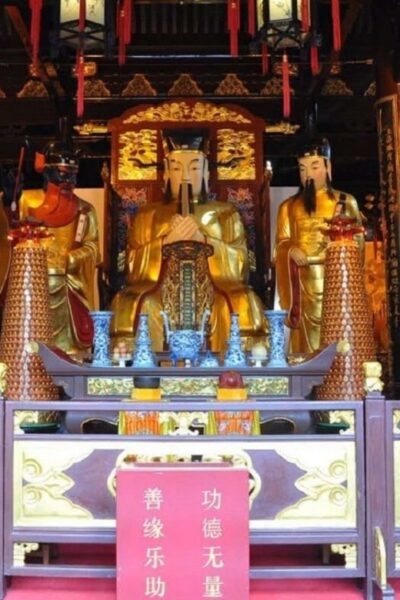 Yu Garden and City God Temple Walking Tour