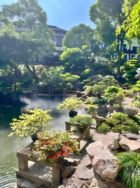 Shanghai: Yu Garden with Entry Tickets(optional) - Walking through the rockeries and courtyards