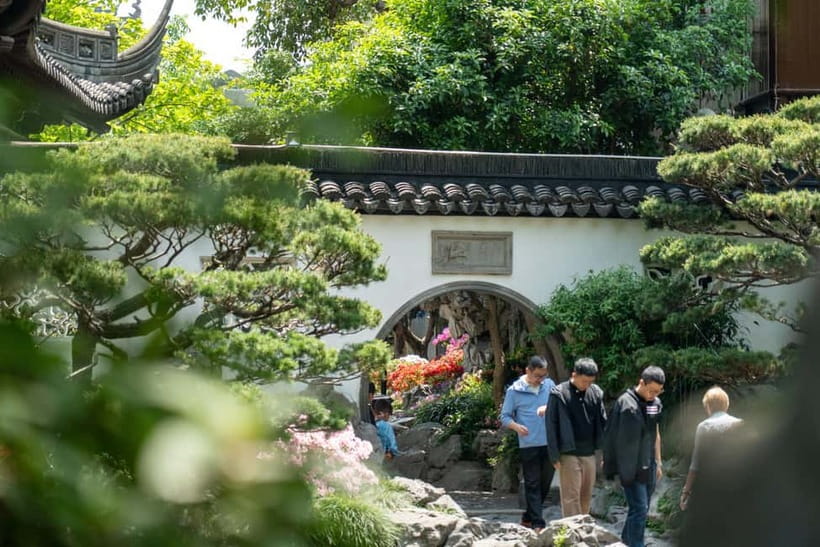 Shanghai: Yuyuan, City God Temple Old City Tour-Tip Based - City God Temple and Shanghai’s folk religion