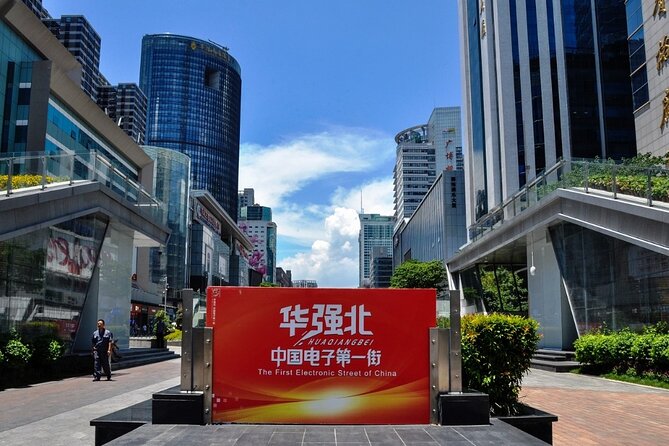 Shenzhen Private Day Tour with Car Service Tech+Culture+Shopping - Lianhuashan Park provides the clearest city view
