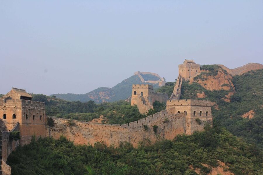 Small-Group Mutianyu Great Wall Tour With lunch And Ticket - Walking the eastern wall at Mutianyu