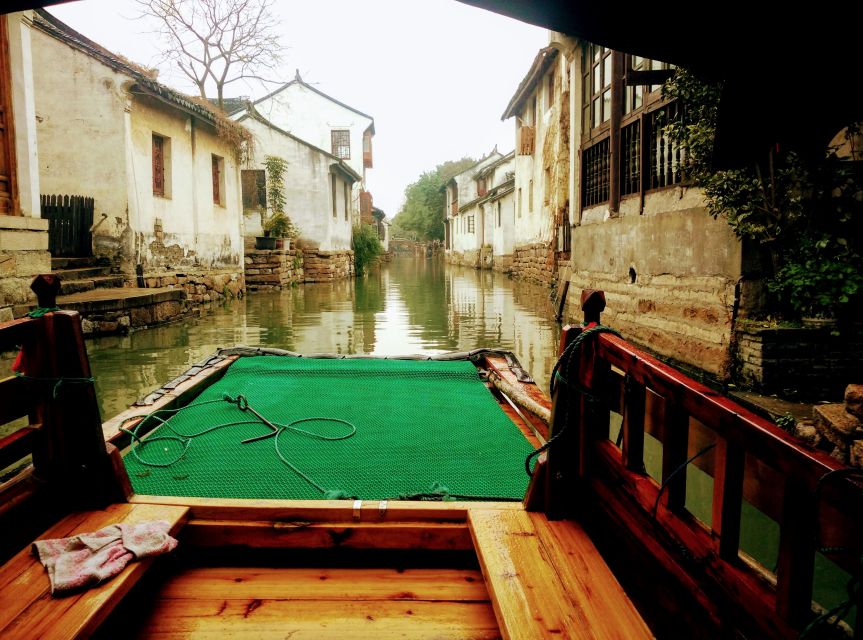 Su Zhou and Zhou Zhuang Water Village Day Tour - Entering Zhouzhuang by canal