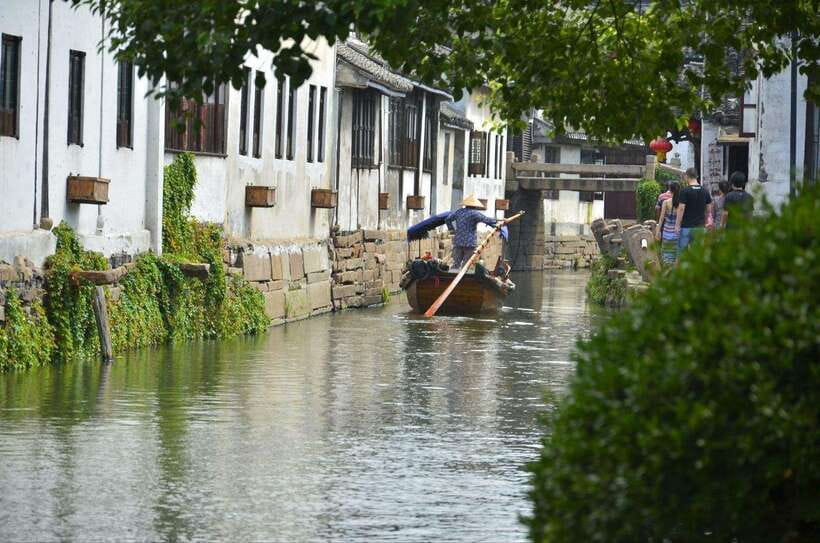 Suzhou Private Guided Day Trip from Shanghai by Bullet Train - Lunch on Guanqian Street