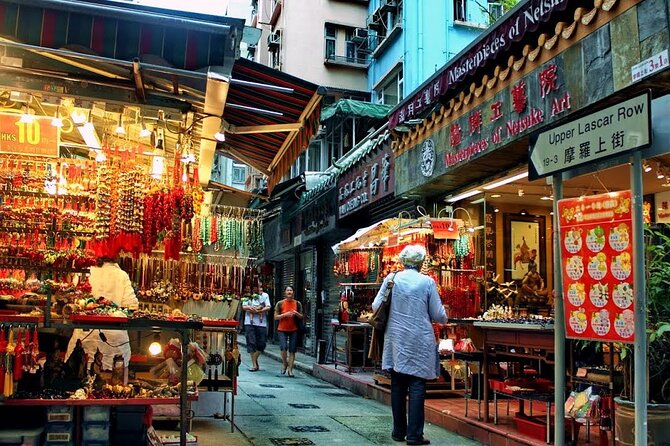 Top-Rated Hong Kong Tour: Peak Tram, Dim Sum & Cultural Sights - How much walking and organization should you expect?