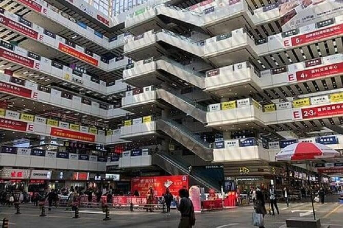 Translator Shopping Assistant and Business Tour Guide Service - Shahe Clothing Wholesale Market: a quick look at Guangzhou apparel