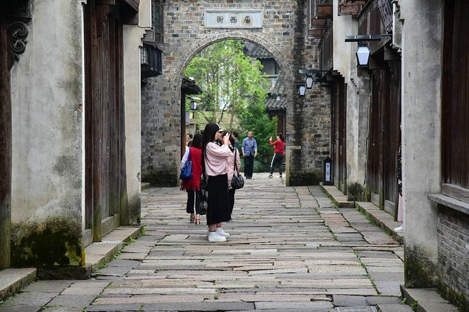 Wuzhen and Xitang Water Town Private Full Day Trip from Shanghai with Lunch and Dinner - Leaving Shanghai at 9:30am