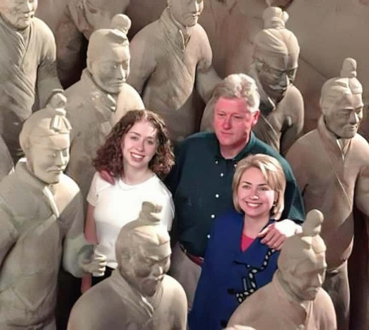 Xi'an: Exclusive Terracotta Army Tour & Local Family Lunch - Entering Pit 1, where scale does the work
