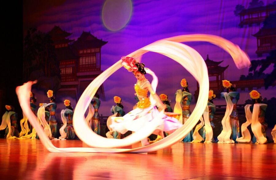 Xi’an: Great Tang Dynasty Night Show & Dumpling Meal Option - Seating, screen text, and what support is really provided