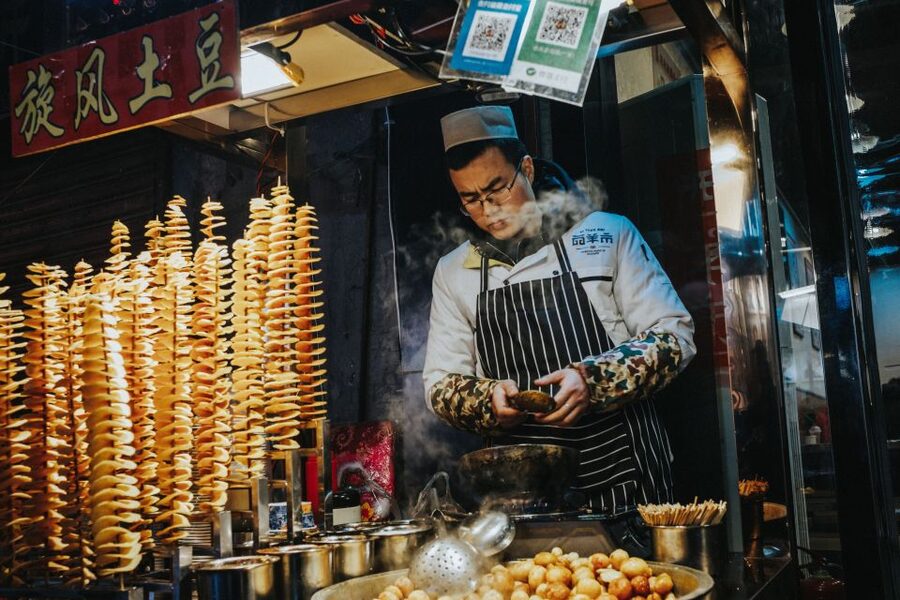 Xi'an Muslim Quarter Night Market Foodie Walking Tour - The first tastes: Xi’an classics in the lanes