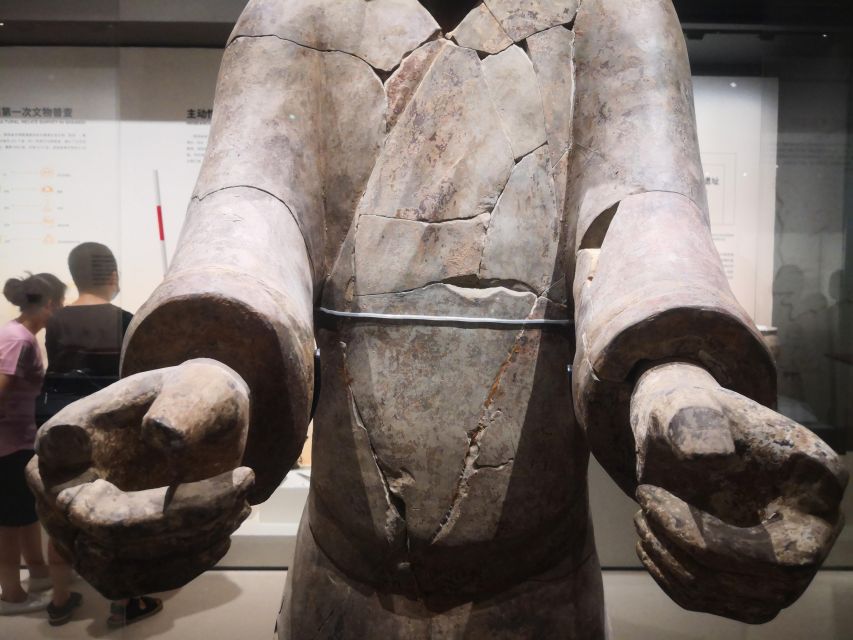 Xi'an: Private Half-Day Terracotta Warriors Tour with Pickup - Lunch and what happens after the museum