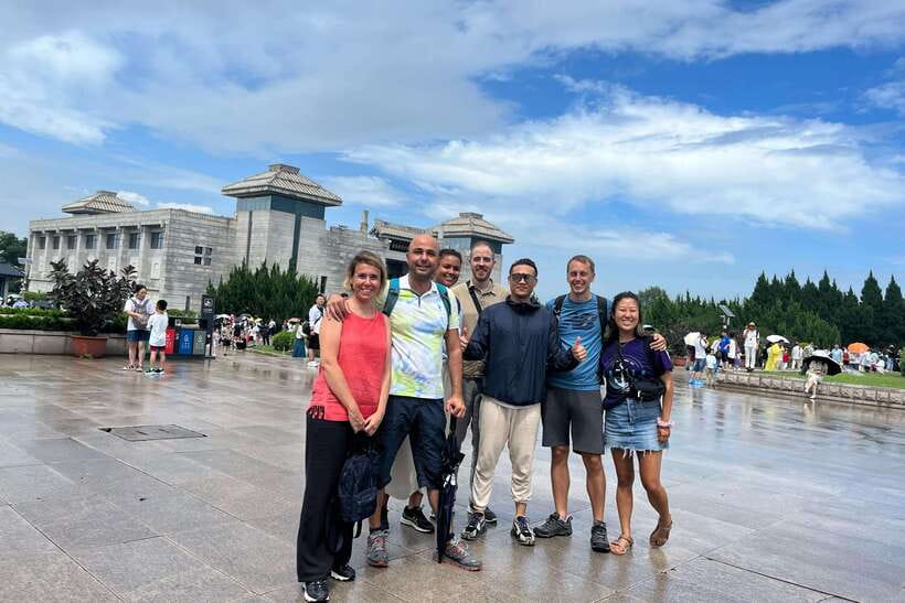 Xi'an: Terracotta Army Museum Group Tour - Lunch and the local Xi’an food option