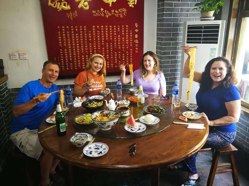 Xi'an: Top 3 Highlights All Inclusive Private Day Tour - Language, airport transfers, and timing