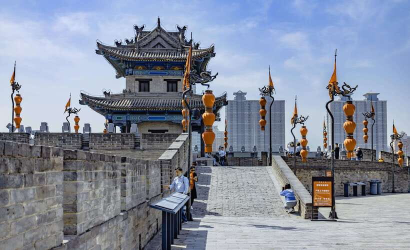 Xi'an: Xi’an City Wall South Gate(Yongningmen) Entry Ticket - Walking or cycling the wall