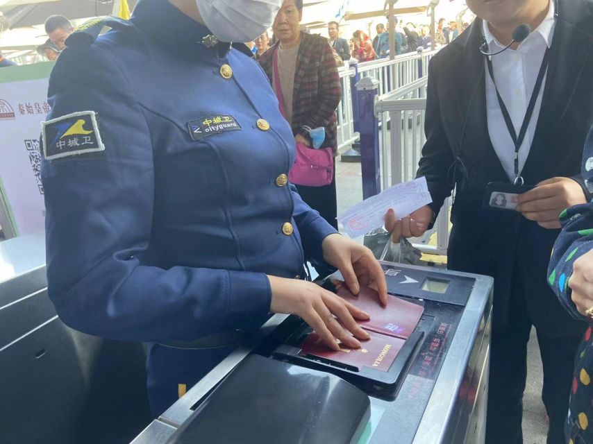 Xian: Terracotta Army Ticket & Guided Bus Tour with Options - Lunch and the different tour options