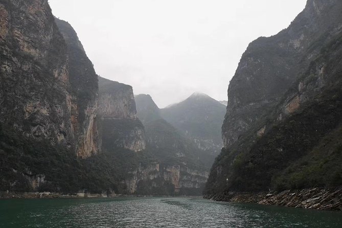 Yangtze River Cruise from Chongqing to Yichang Downstream in 4 Days 3 Nights - Day three: Qutang Gorge, Wu Gorge, and smaller waterways