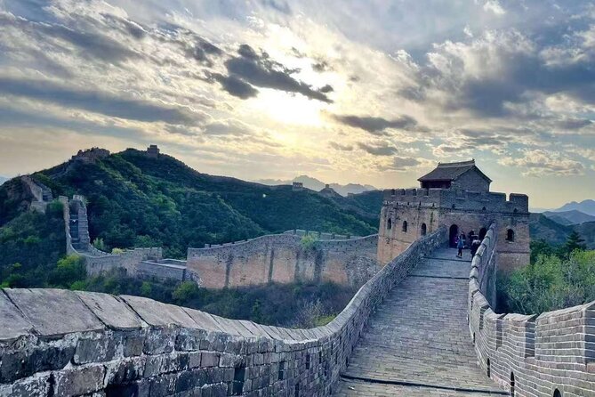 ZANBUS: Trip to the Jinshanling Great Wall Departing at 7:30 AM - Route one: the 2.5-hour Essential Great Wall walk