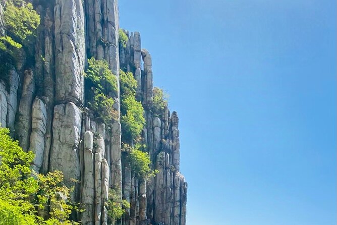 Zhengzhou Private Day Tour to Shaolin Temple and Longmen Grottoes - Why a private guide changes the day