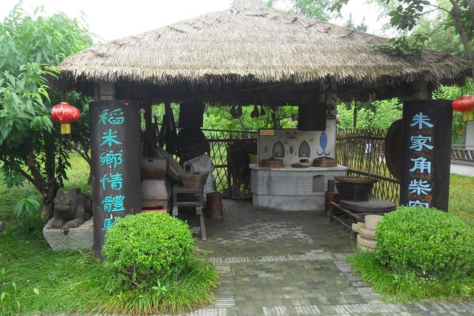 Zhujiajiao Water Village Half Day Tour - The silk demonstration and shopping stops